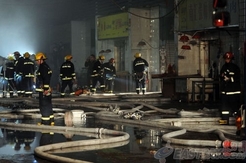 上海最大農產品批發市場突發火災，致6人遇難，安全警鐘再鳴