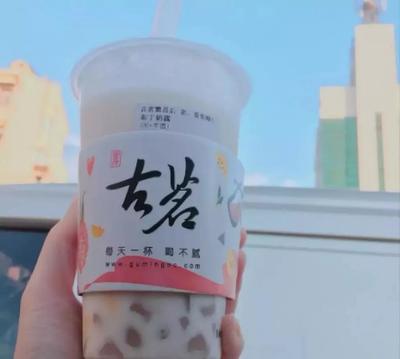 國(guó)內(nèi)飲品小吃行業(yè)廣告發(fā)布新趨勢(shì)與策略分析